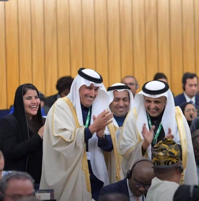 الجاسر يحتفل بفوز المملكة