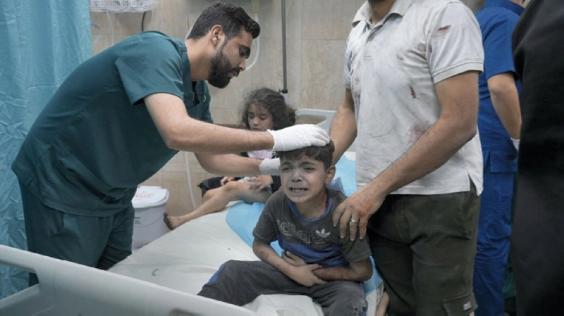 طفل غزاوي يصرخ من الألم (مكة)
