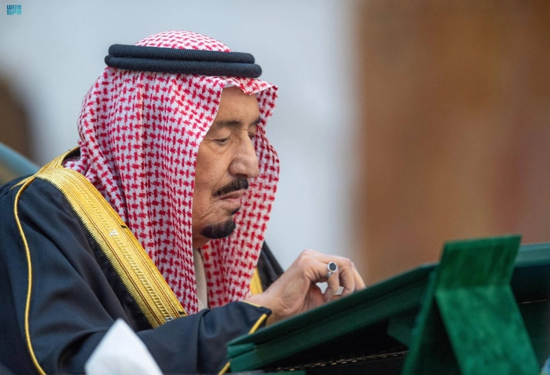 خادم الحرمين الشريفين خلال اعتماده الميزانية (واس)