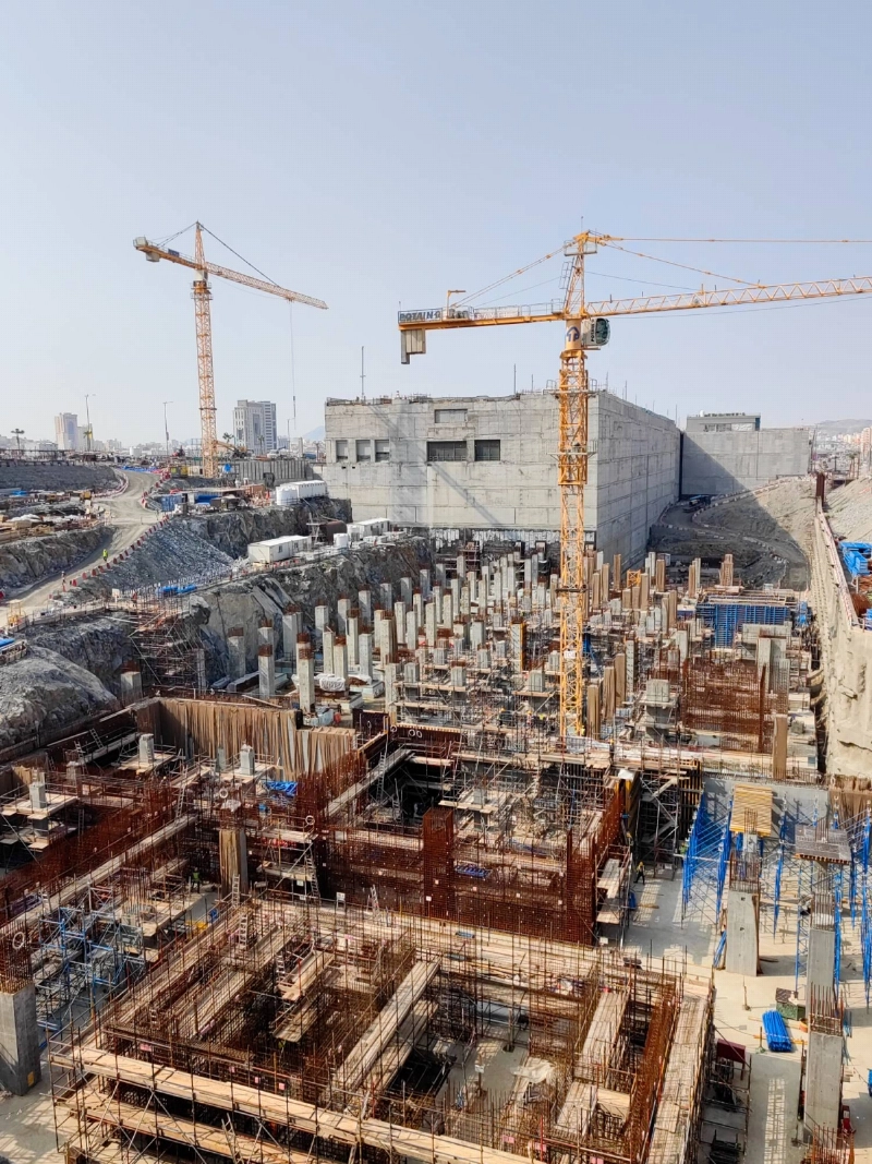 بدأت ملامح مشروع وجهة مسار تزداد ظهورا بعد ارتفاع قواعد الخدمات والبنية التحتية على وجه الأرض، حسب الخطط المدروسة التي تسير ضمن سياق الجدول الزمني للمشروع. (أنس الحارثي)