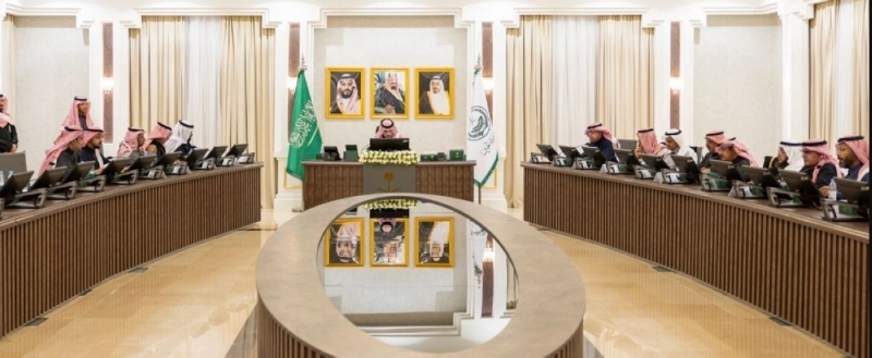أمير الجوف مترئسا الاجتماع