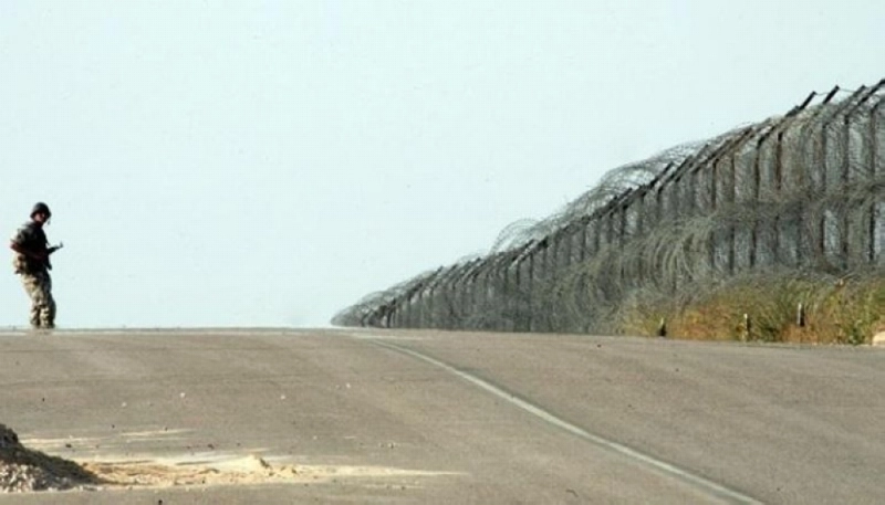 جندي مصري على الحدود مع إسرائيل (مكة)