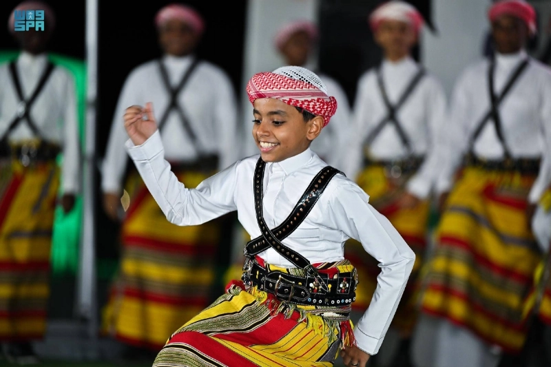 من العروض الفلكلورية بشتاء جازان (مكة)