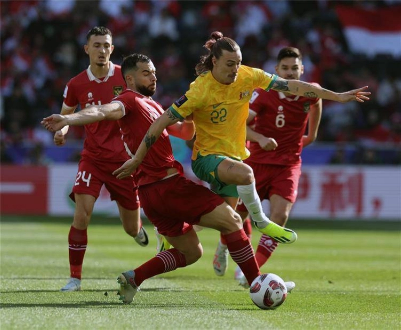جانب من مواجهة أستراليا وإندونيسيا