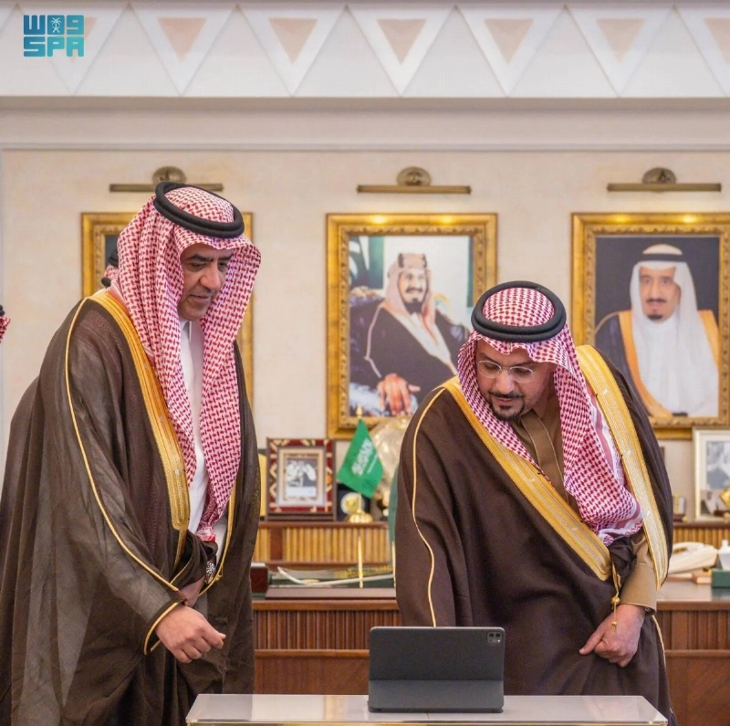 فيصل بن مشعل خلال تدشين المركز (مكة)