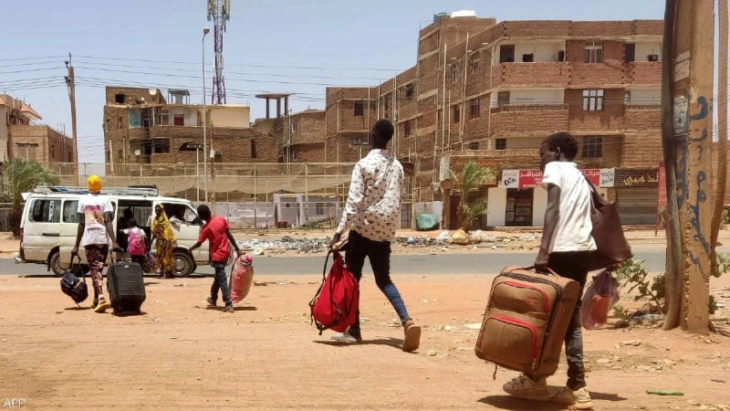 سودانيون يشدون رحالهم للخارج (مكة)