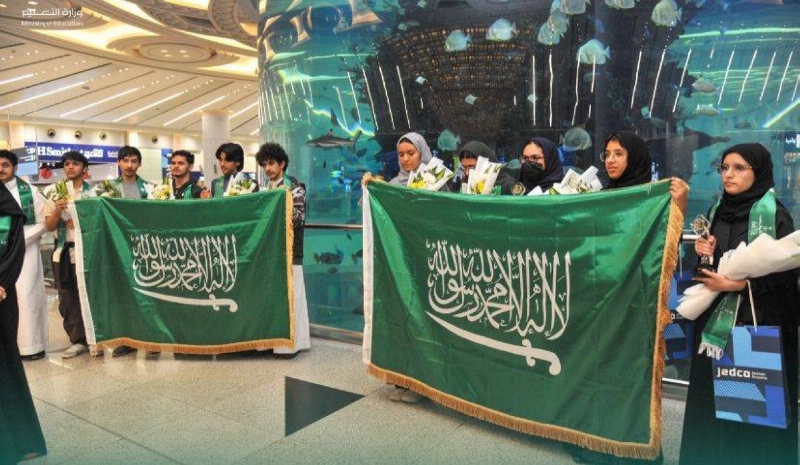 الطلاب الفائزون بمدارس تعليم جدة (مكة)