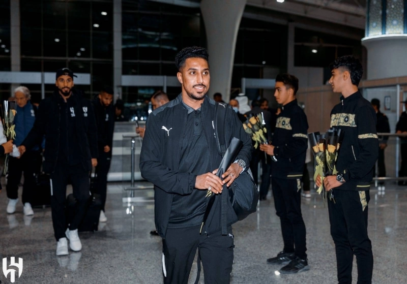 سالم الدوسري لدى وصول بعثة الهلال إلى طهران