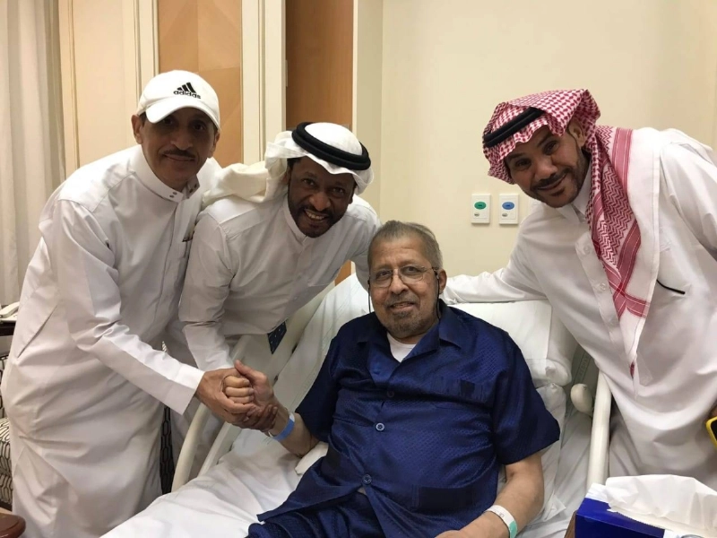 الجمعان وكميخ والهويشل خلال زيارة للراحل قبل وفاته