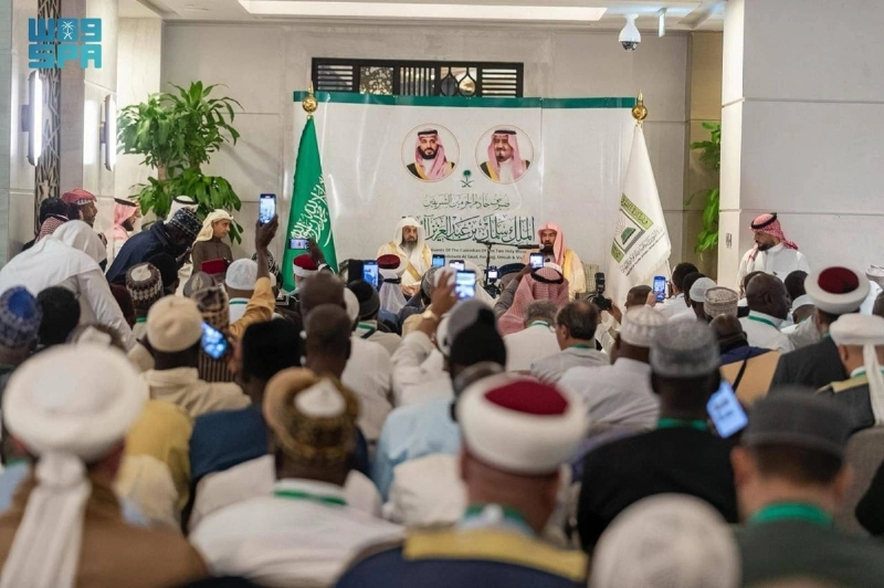 عبدالرحمن السديس خلال اللقاء (مكة)