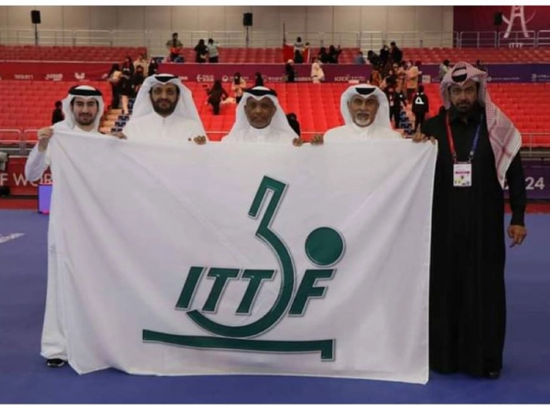 قطر تتسلم علم الدورة