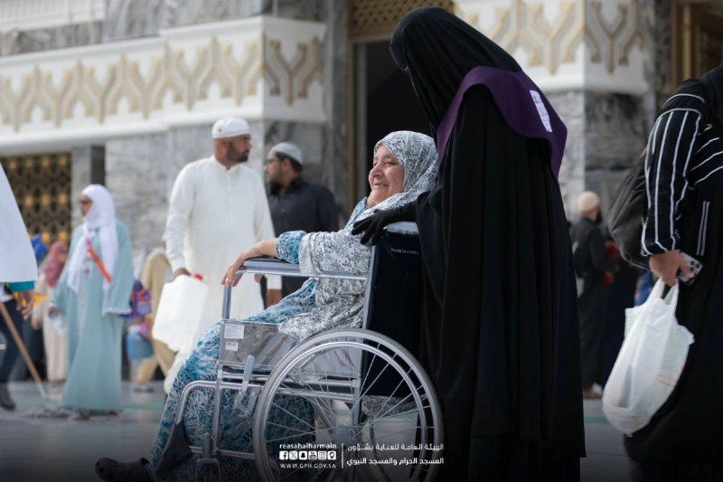من خدمات ذوي الإعاقة بالمسجد الحرام (مكة)