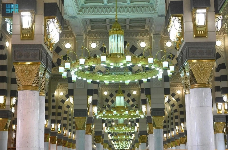 جانب من الإنارة بالمسجد النبوي (مكة)