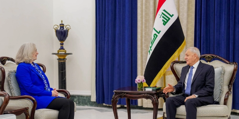 الرئيس العراقي والسفيرة الأمريكية (مكة)