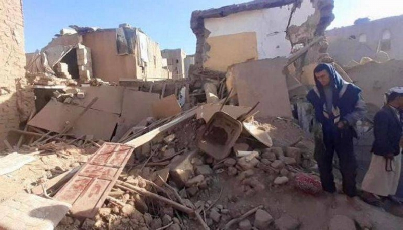 منازل مدمرة جراء المجزرة الحوثية في رداع (مكة)