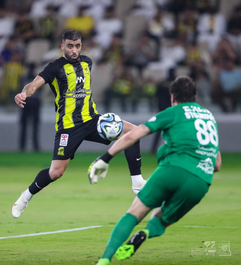 عبدالرزاق حمدالله خلال مباراة الفيحاء