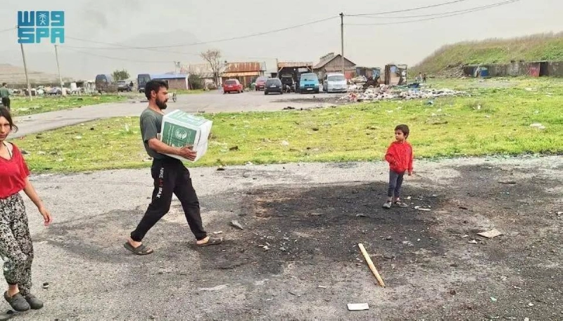 من توزيع السلال السعودية في الجبل الأسود (واس)