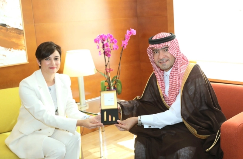 الحقيل خلال لقاءه وزير الاسكان الاسبانية