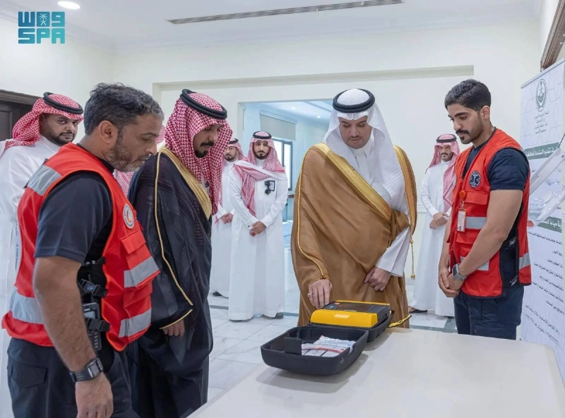 سعود بن طلال خلال التدشين (مكة)
