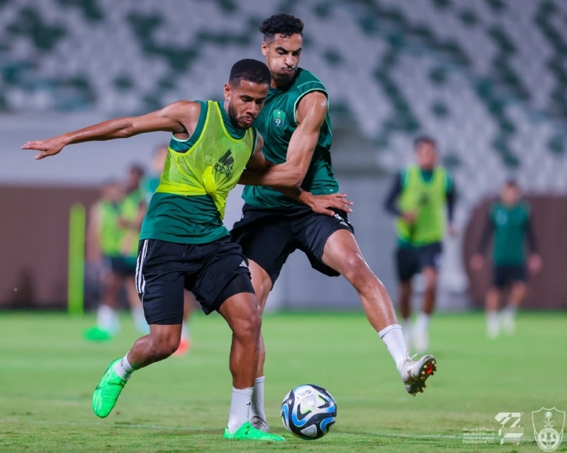 جانب من تدريبات الأهلي