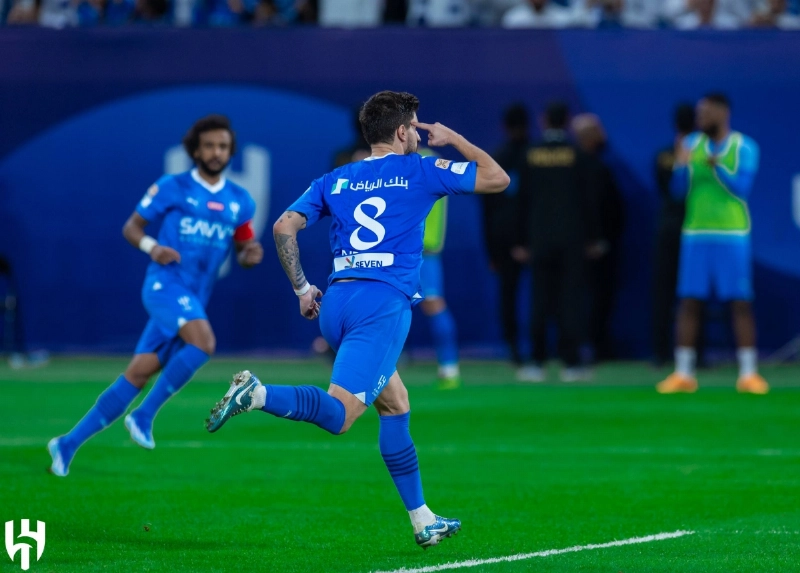 الهلال استعاد توازنه بالفوز على الفتح