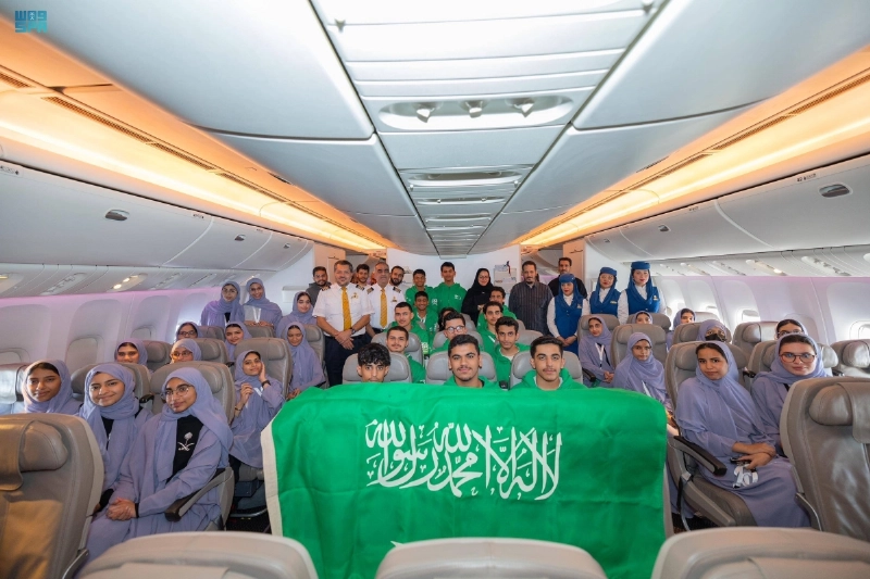 المنتخب السعودي داخل الطائرة (مكة)