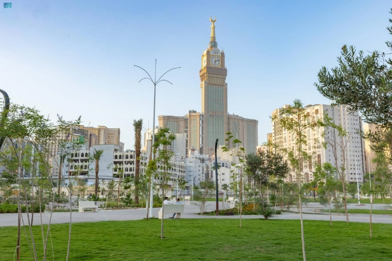 أعمدة الرذاذ بالحديقة (مكة)