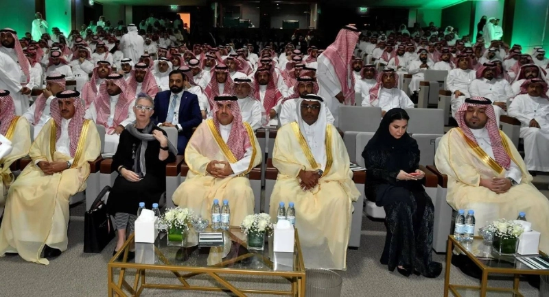 حضور المنتدى