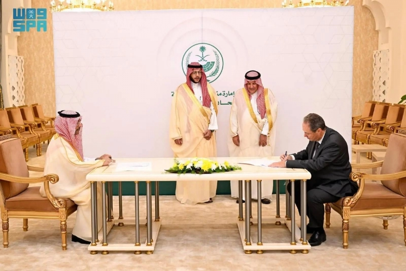 جانب من توقيع الاتفاقية (مكة)