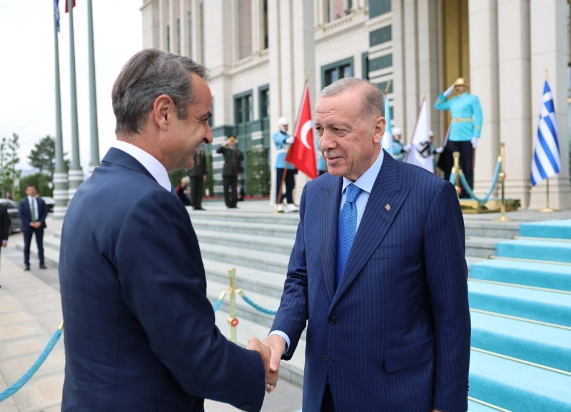 إردوغان يلتقي رئيس الوزراء اليوناني (د ب أ)