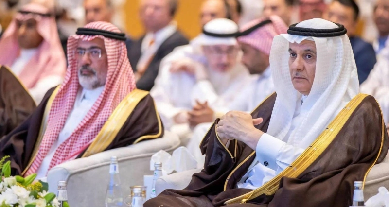 الفضلي في افتتاح المعرض
