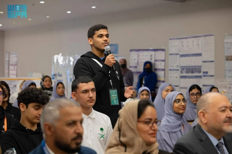 طلبة المنتخب السعودي خلال اللقاء (مكة)