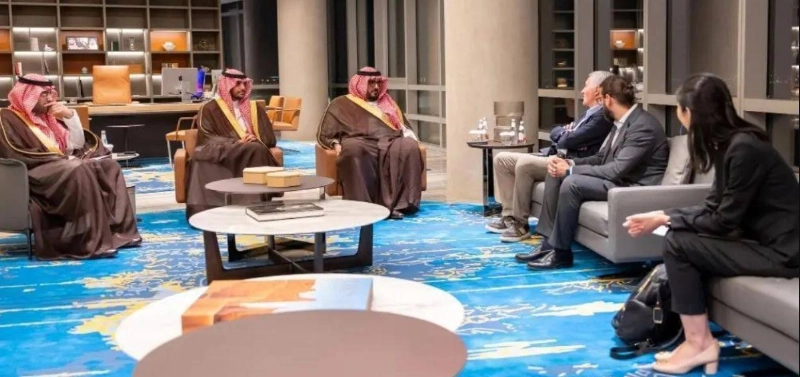 من الاجتماع