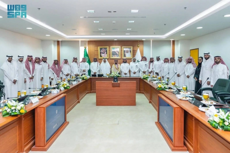 صورة جماعية عقب الاجتماع (مكة)