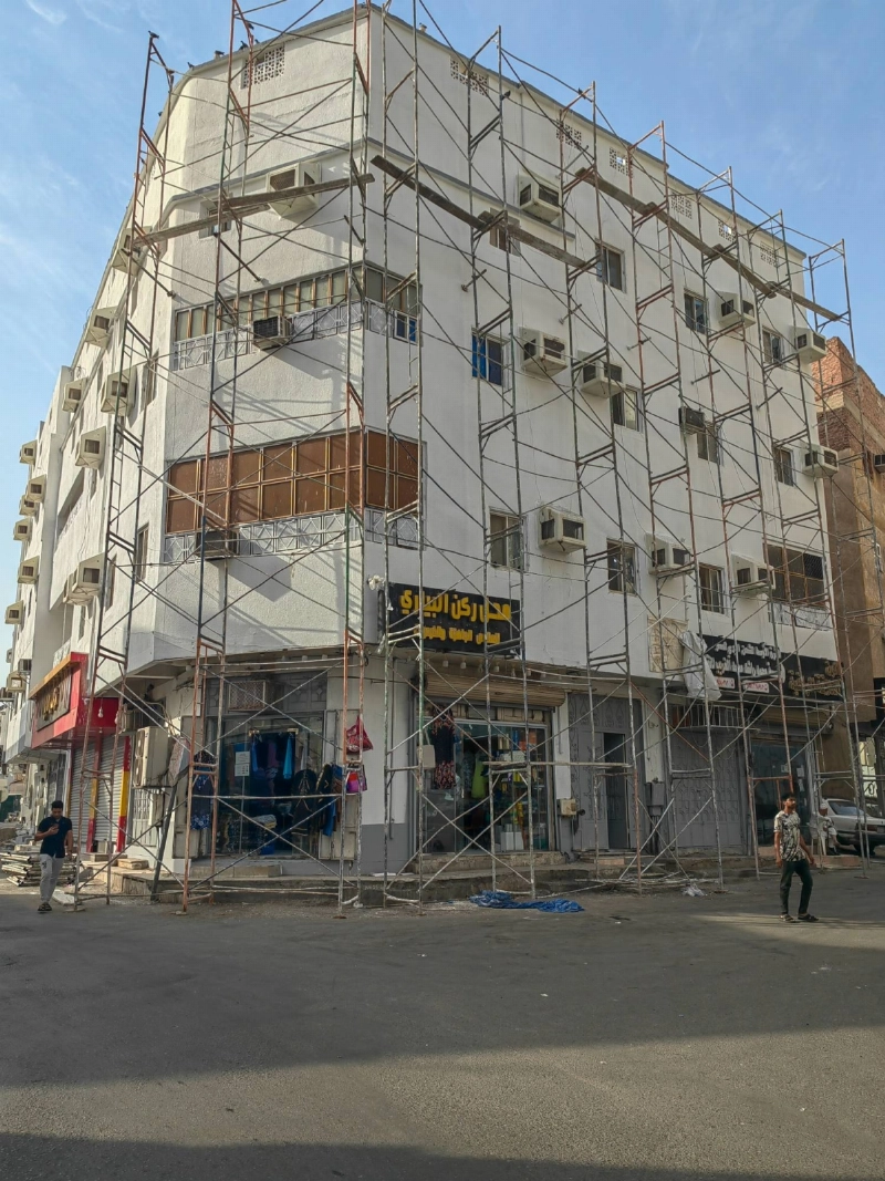 (أنس الحارثي)