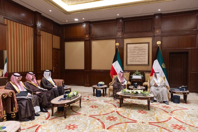 أمير الكويت يستقبل وزير الخارجية والوفد السعودي (واس)