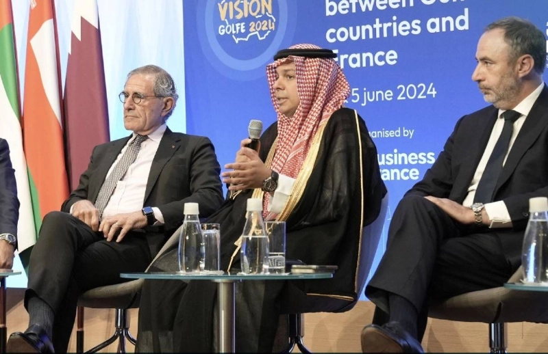 المنيف بالجلسة الحوارية