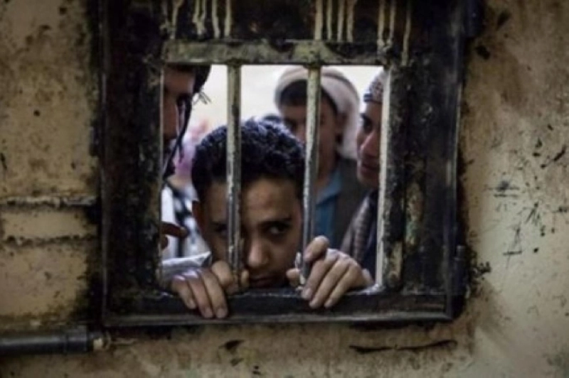 أحد المعتقلين في سجون الحوثي (مكة)