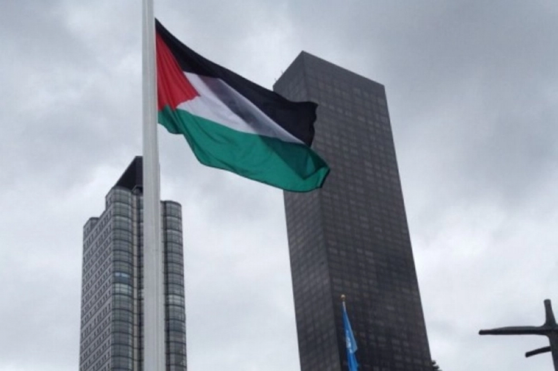 علم فلسطين بالأمم المتحدة (مكة)