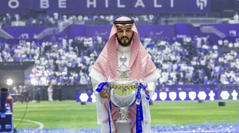 فهد بن نافل مع كأس الدوري