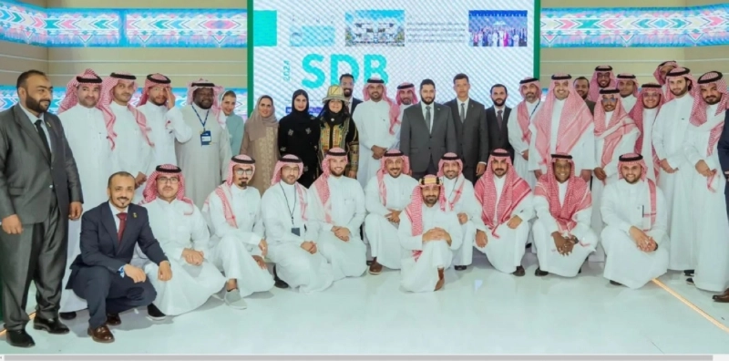 من المشاركة