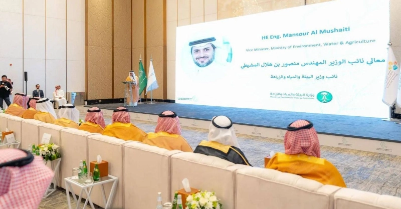 المشيطي متحدثا في حفل الإطلاق
