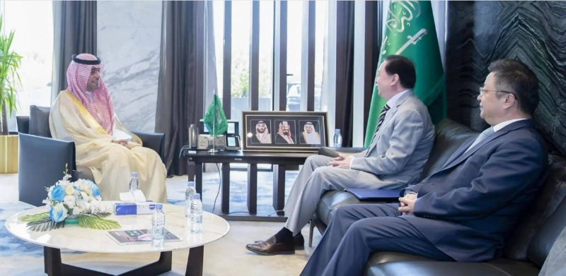 من اللقاء