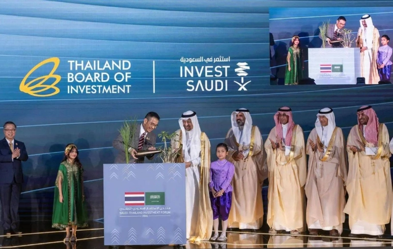 على هامش المنتدى