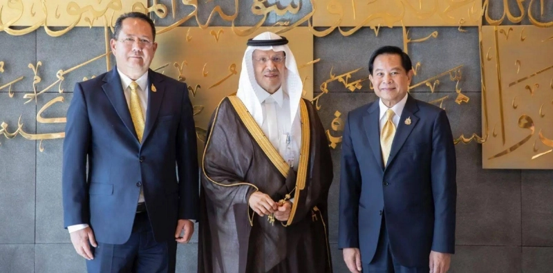 من اللقاء
