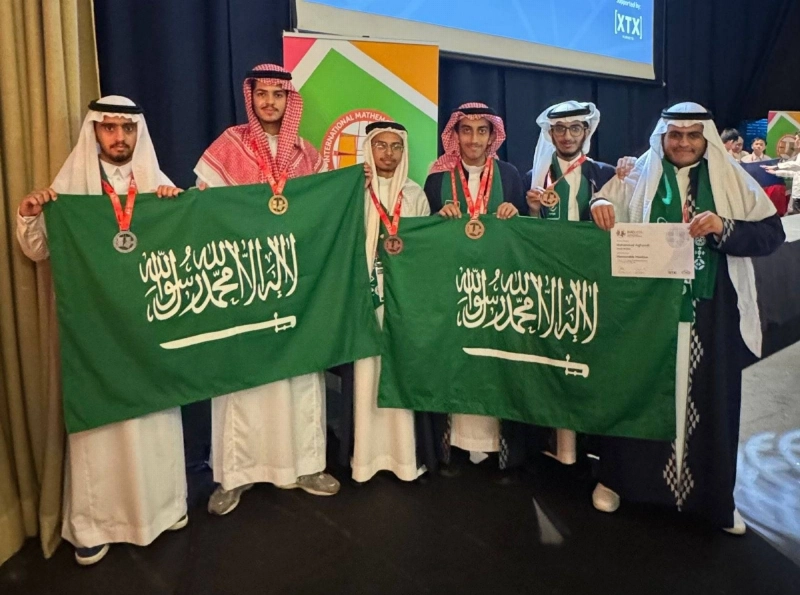 الطلاب الست الفائزين