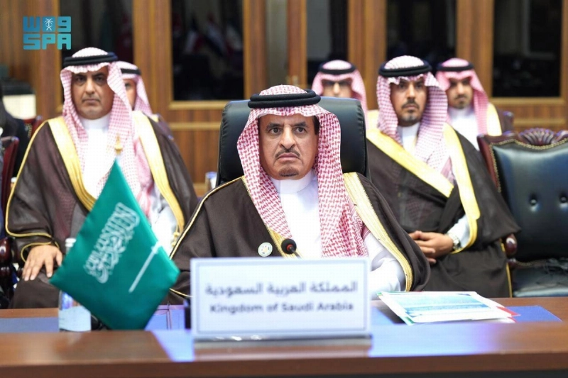 ناصر الداود مترئسا وفد المملكة في المؤتمر (مكة)