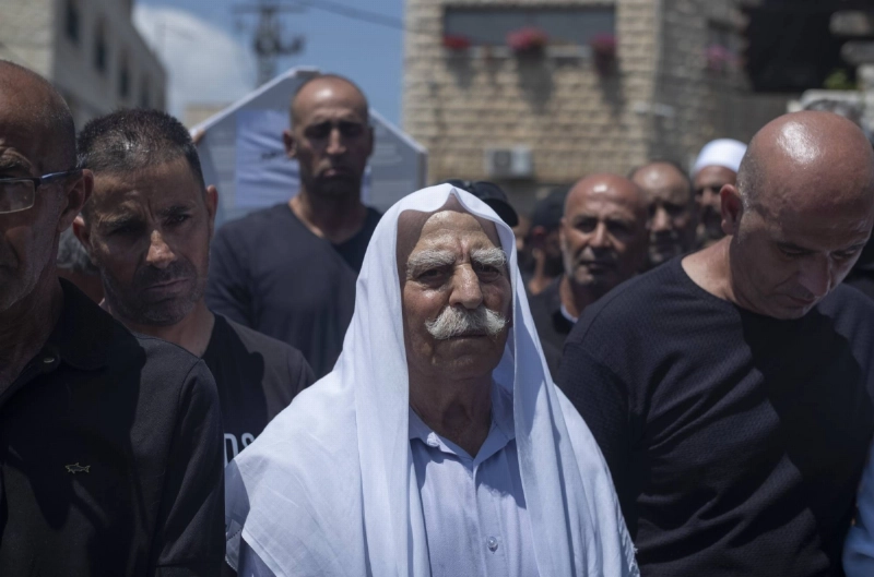 تشييع جثامين ضحايا مجزرة الجولان (د ب أ)
حادث الجولان الذي أشعل شرارة الحرب