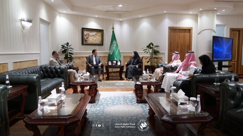 هلا التويجري خلال لقاء السفير المكسيكي بالمملكة