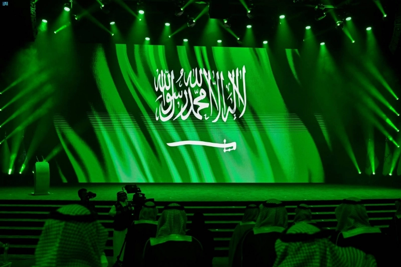 لحظة تتويج الفائزين